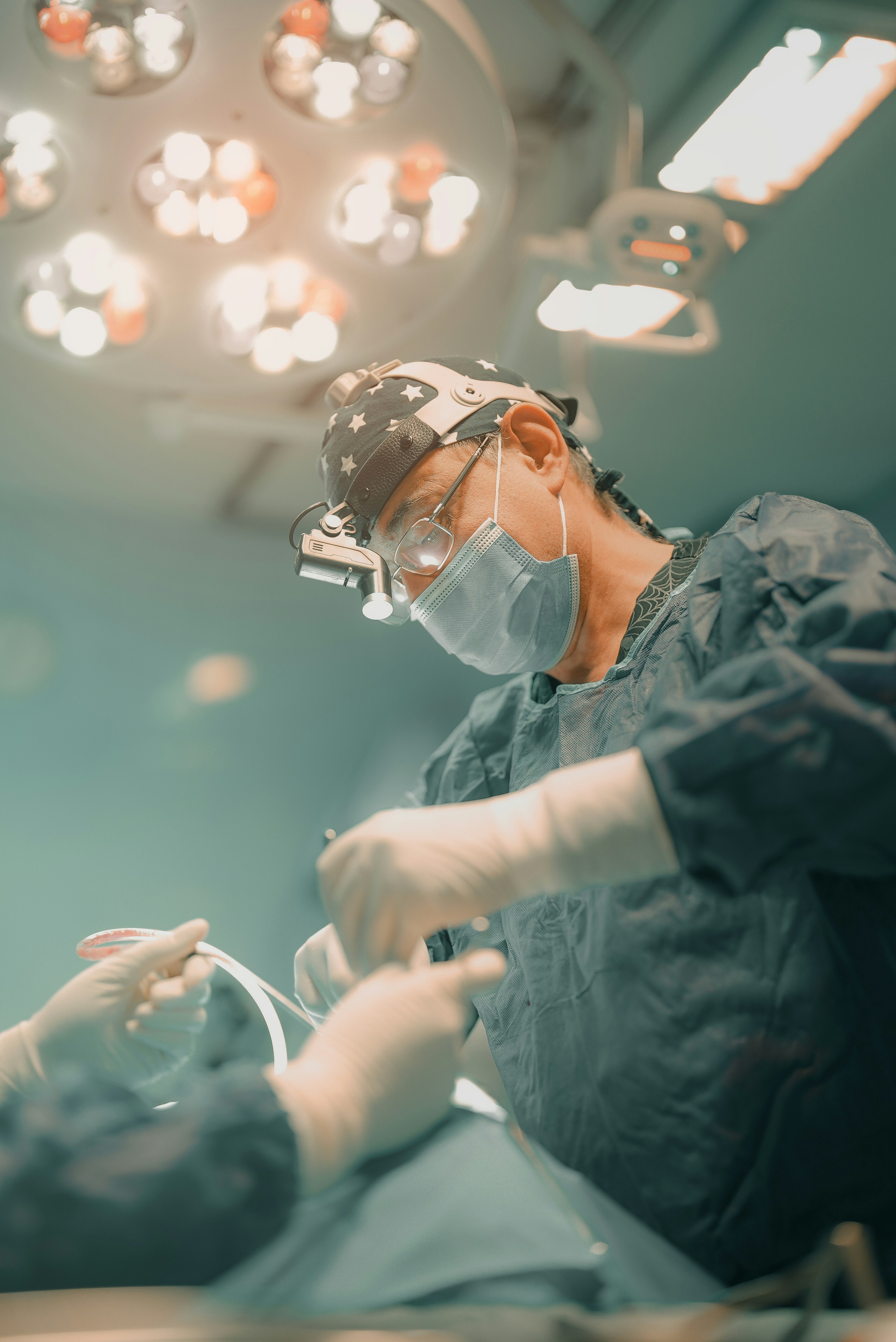 LASIK əməliyyatı nədir və necə həyata keçirilir?